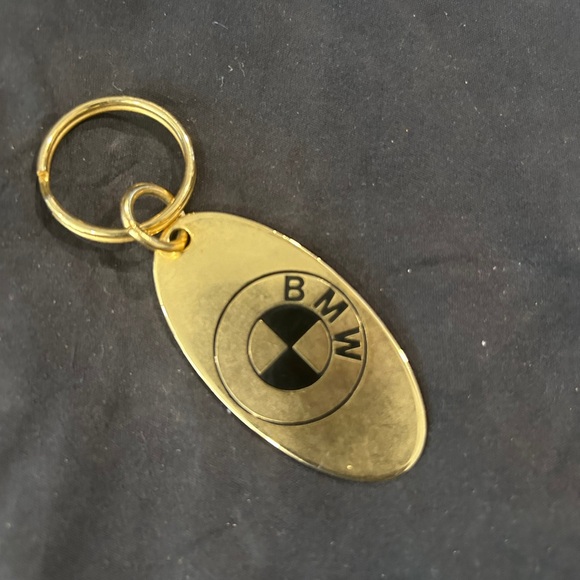BMW Oval Gold Keyring - Picture 2 of 5